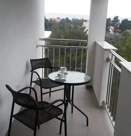Begonia Apartamento Starigrad Paklenica