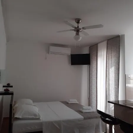 Begonia Apartamento Starigrad Paklenica