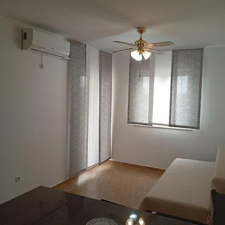 Begonia Apartamento Starigrad Paklenica