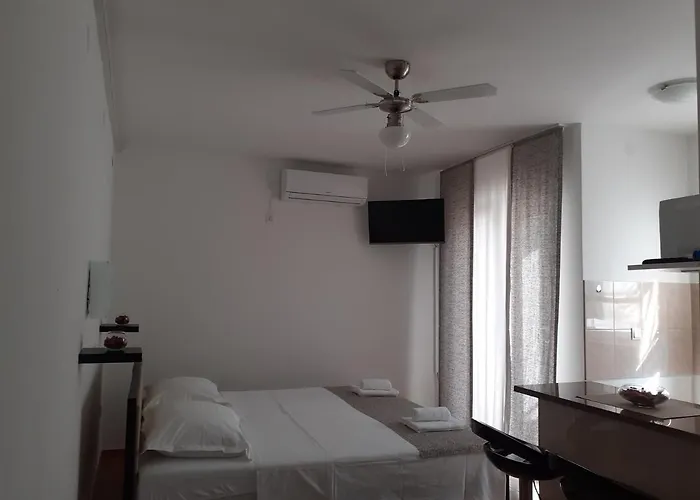 Begonia Apartment Starigrad Paklenica